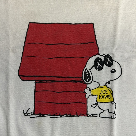 UNIQLO x KAWS x Peanuts “Snoopy Joe Kaws” Tee Youth 5-6 PreOwned - Picture 2 of 4